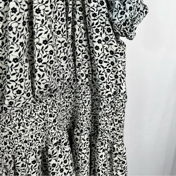 Old Navy Women’s Blue White Ditsy Floral Plus Size Puff Sleeve Knee Length Dress - Picture 3 of 7